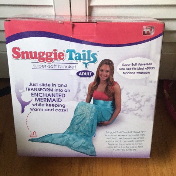 Mermaid Snuggie Tails blanket - Picture 2 of 5